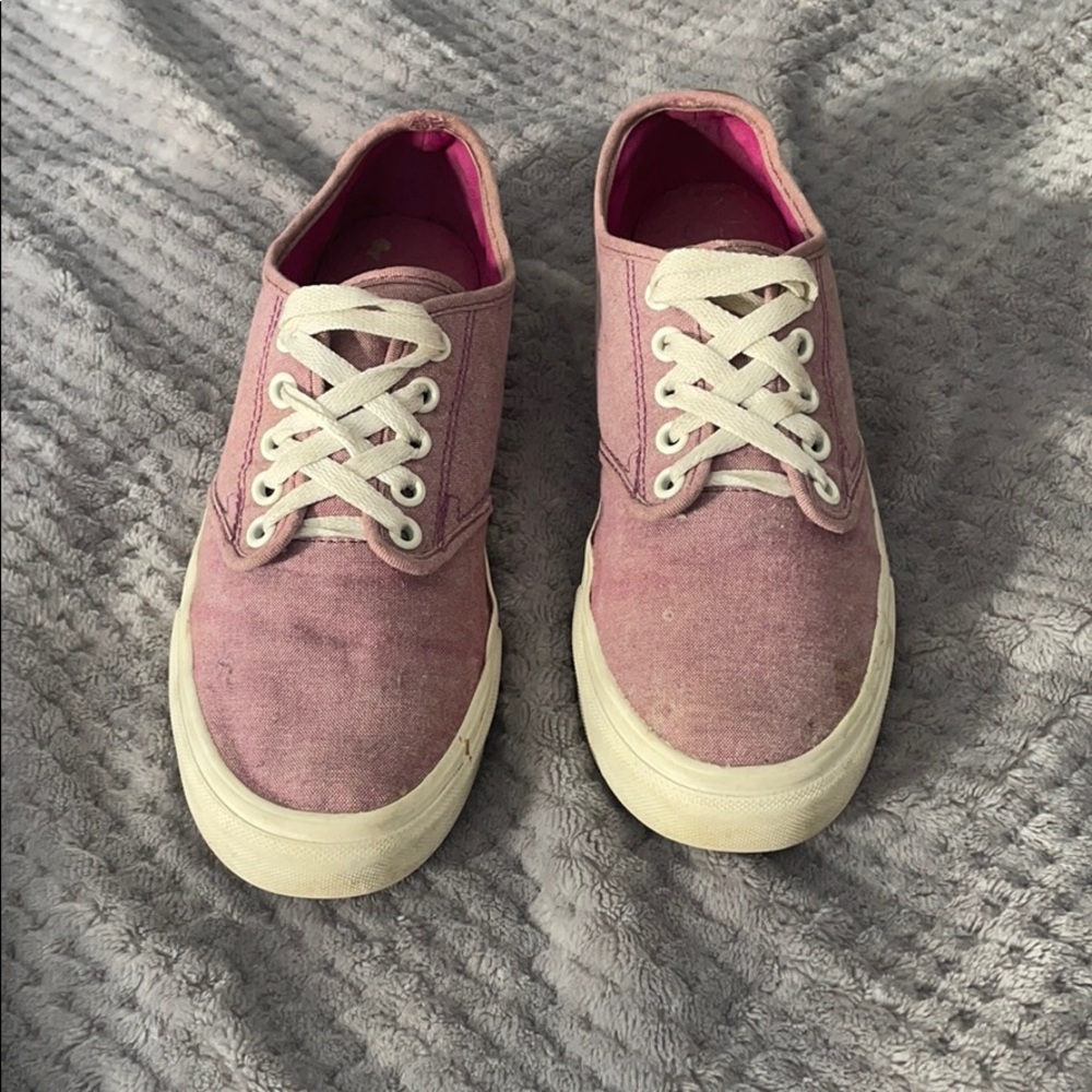 Women’s pink vans